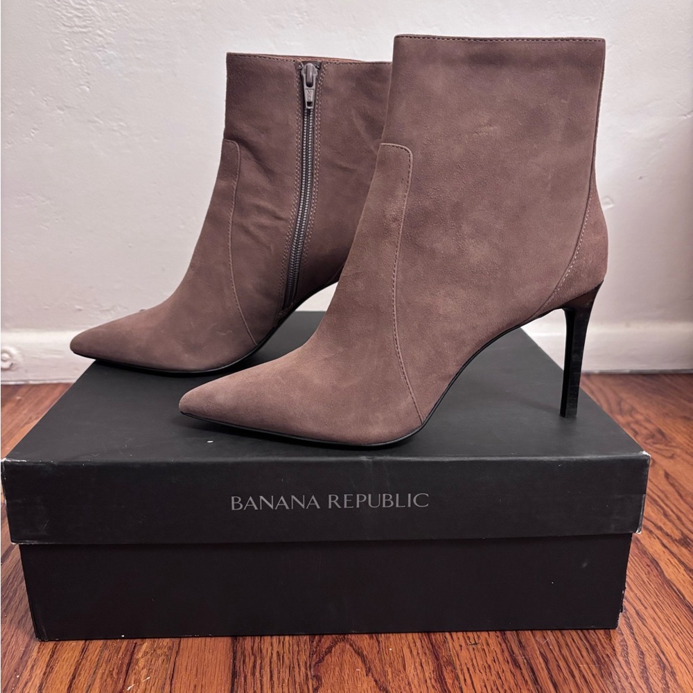 Banana Republic Women's Taupe Heeled Boots